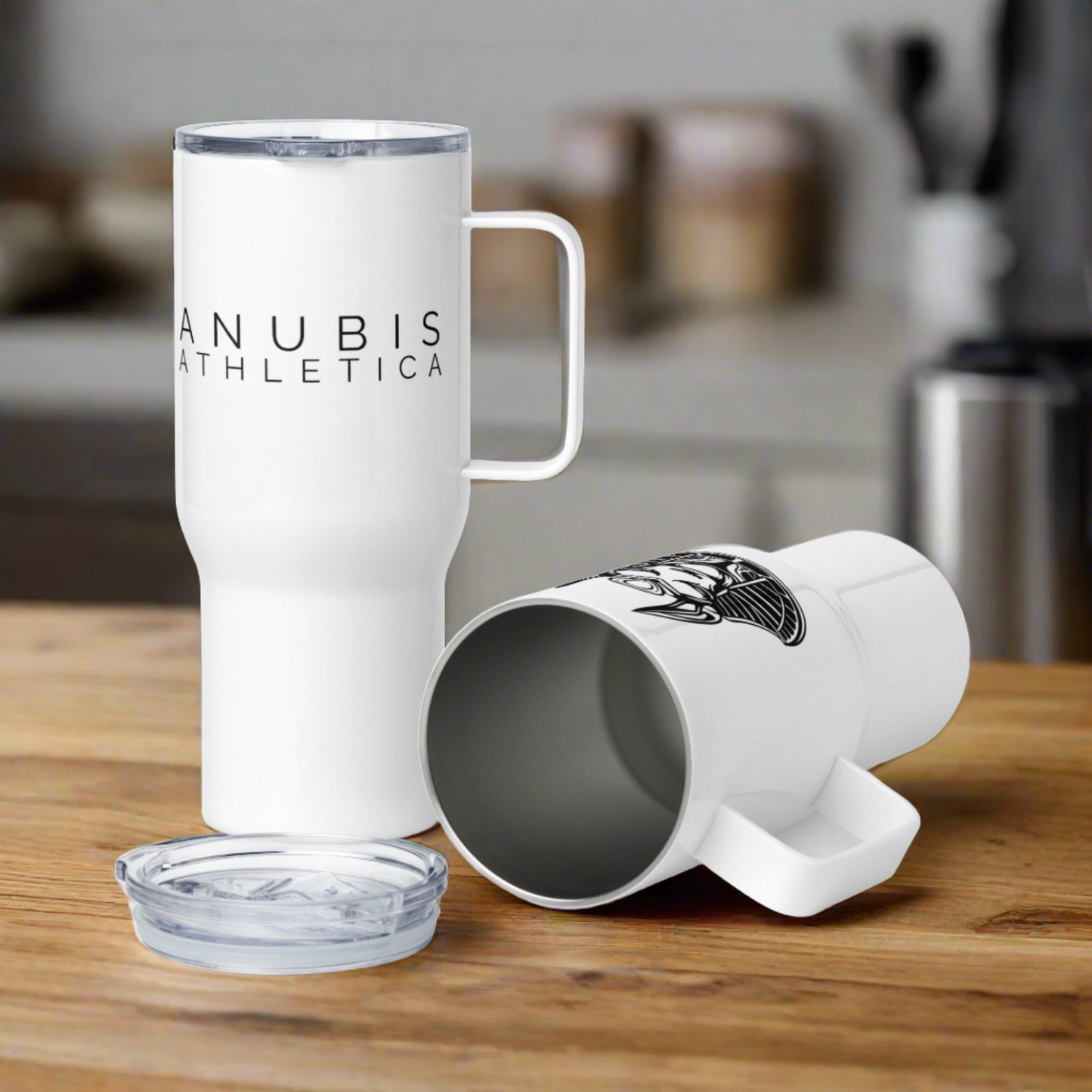 Travel mug with a handle